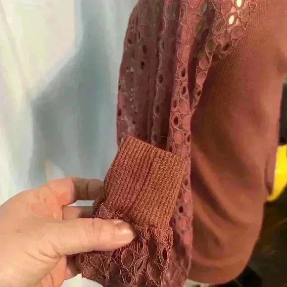 Miholl women’s lace sleeve top. Coral color. Size small. Zip up back. - Picture 5 of 7